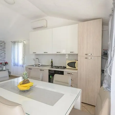 House Milic Main * Milna (Brac)